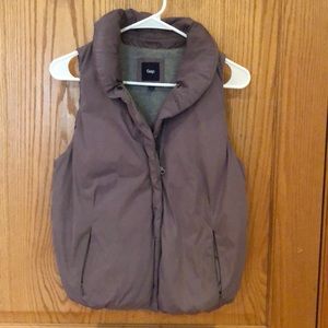 Gap puffer vest